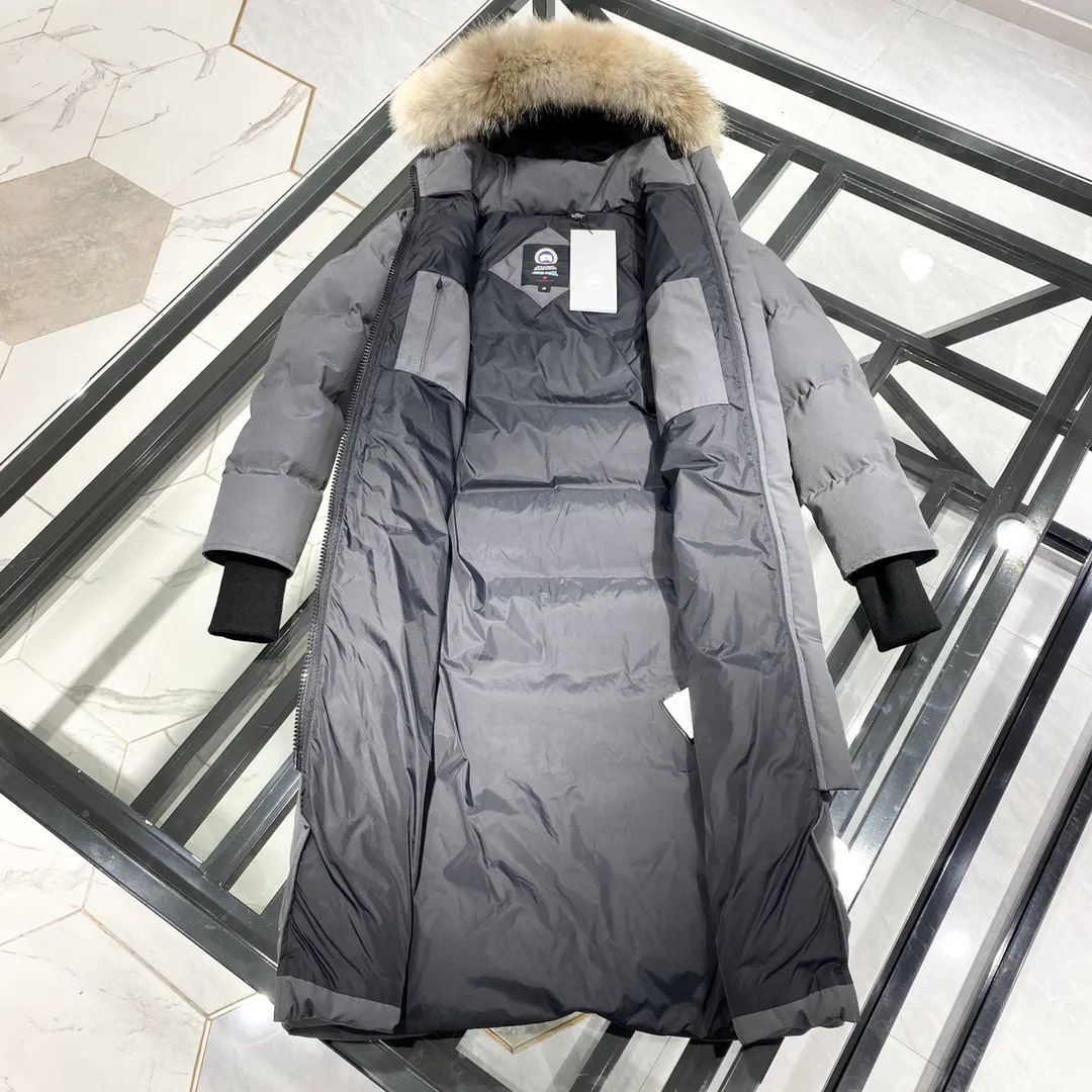 P860 Big Goose 22 Parka Parkas - Charcoal Gray Hanging Pattern Layout Display